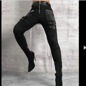 Manière De Voir Never worn, they were too small